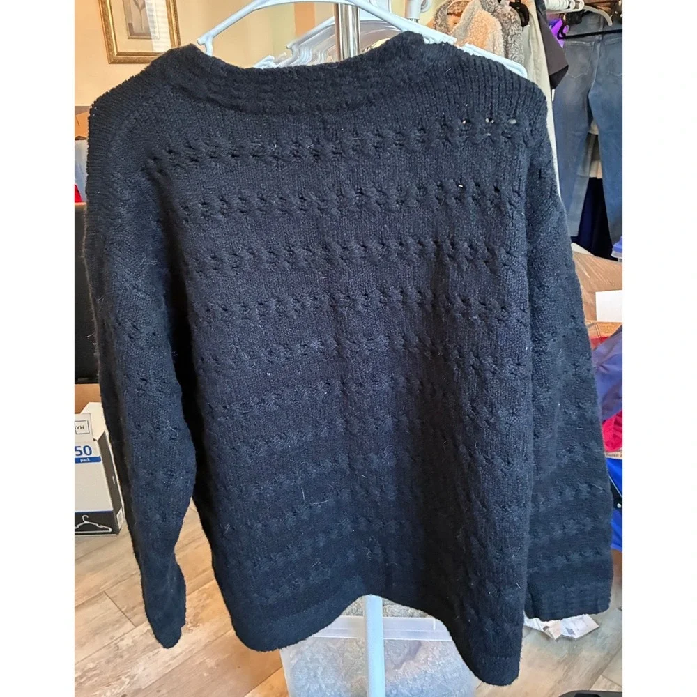 Old Navy Sweater Womens M Black Pointelle Knit Crew Neck Fuzzy Warm Winter Cozy